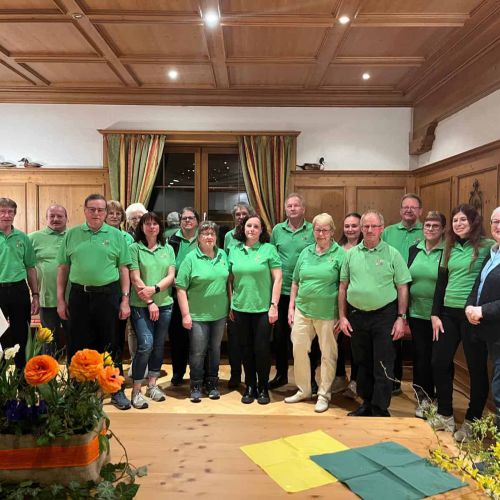 Der Vorstand des Obst- und Gartenbauvereins Sulzbach an der Murr bei einer gemeinsamen Sitzung im Vereinsraum
